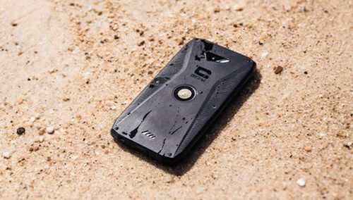 action-x3, um smartphone à prova de fogo militar