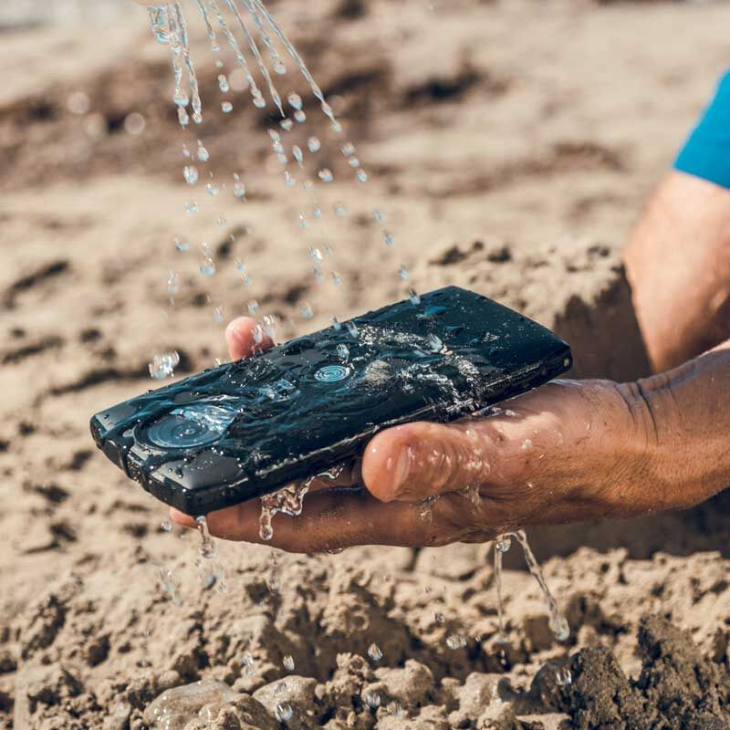 waterproof test with mobile phone crosscall