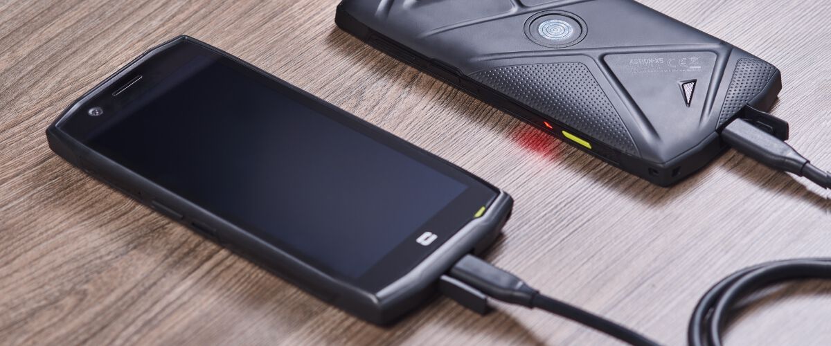 Smartphone Crosscall with external battery X-POWER