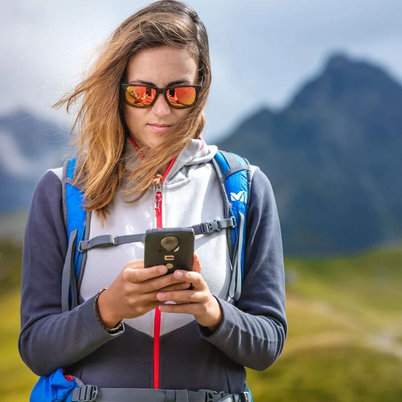 Utilisation GPS sur smartphone Crosscall durant trekking