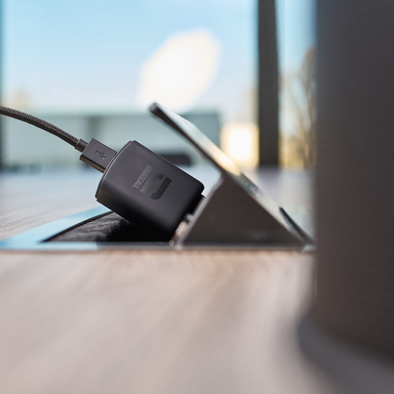 Dual USB mains charger image number null